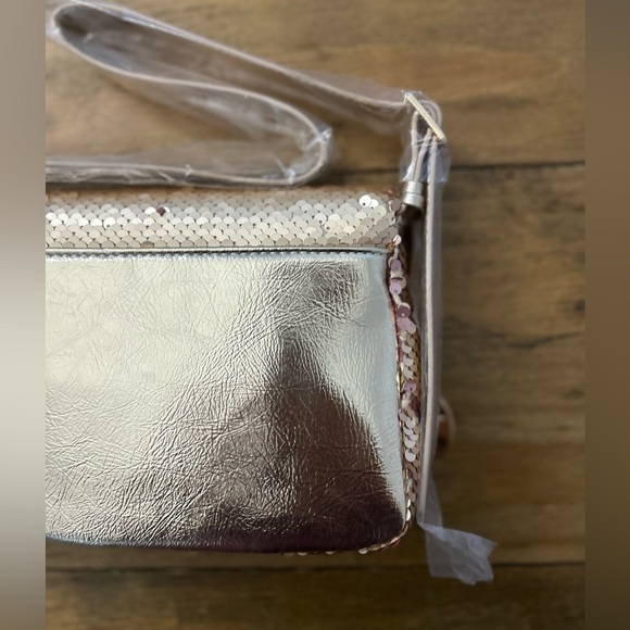 NICOLE MILLER Elegant Gold Sequin Clutch Bag - Picture 6 of 10